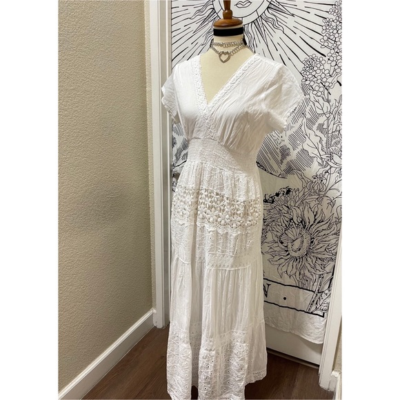 🌈 Beautiful maxi lace dress - Picture 3 of 12